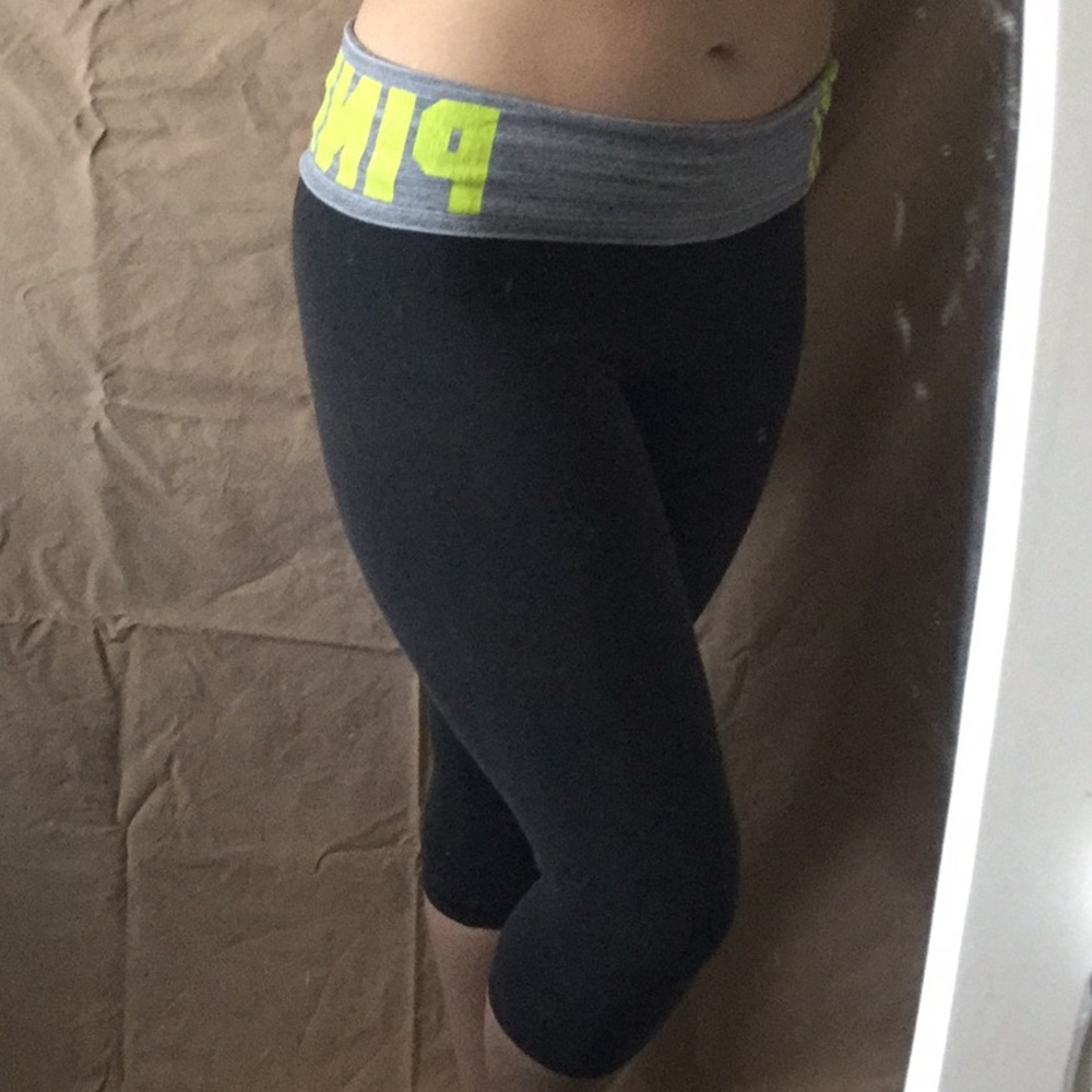 Pink Victoria’s secret yoga quarter length pant.